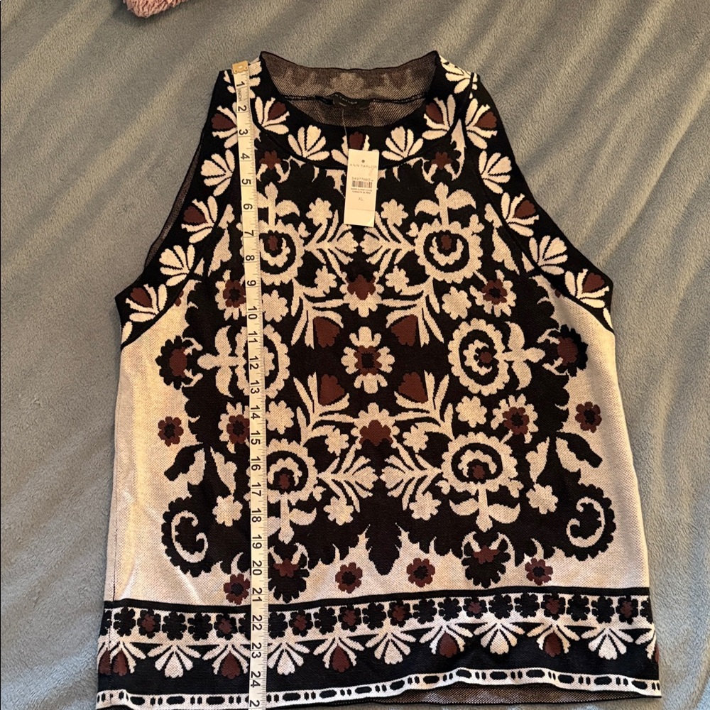 Ann Taylor Black and Cream Floral sweater sleeveless top